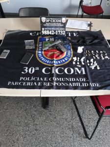 Imagem da notícia - 30ª Cicom detém homem em posse de entorpecentes na zona leste