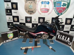 Imagem da notícia - PM detém trio por roubo, recupera celulares e apreende arma em Coari