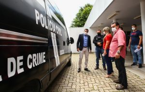 Imagem da notícia - Investigação criminal pela Delegacia de Homicídios é reforçada com van