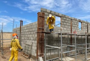 Imagem da notícia - Detentos trabalham na construção e reformas de Unidade Prisional