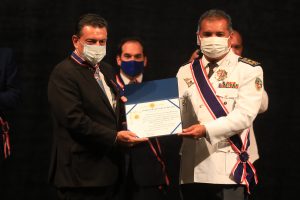 Imagem da notícia - Secretário de Segurança recebe medalha Ordem do Mérito Amazonas