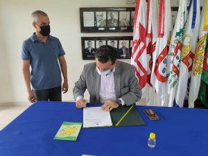 Imagem da notícia - Secretaria de Segurança recebe 100 fuzis do Exército Brasileiro