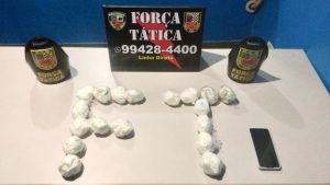 Imagem da notícia - Força Tática apreende adolescente com drogas na zona sul