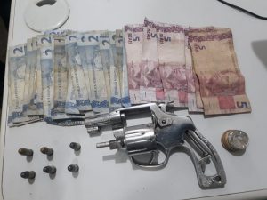 Imagem da notícia - Polícia Militar prende homem com arma de fogo em Novo Airão