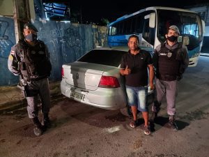 Imagem da notícia - Carro com restrição de roubo é recuperado pela polícia na zona norte