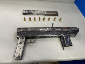 Imagem da notícia - PM prende dois homens por roubo e porte ilegal de arma de fogo