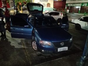 Imagem da notícia - Carro roubado para prática de assaltos é recuperado pela PM