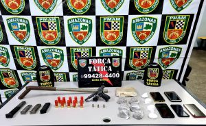 Imagem da notícia - Em festa clandestina, Força Tática apreende armas, drogas e munições