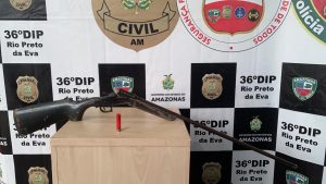 Imagem da notícia - Homem é preso com arma e com mandados de prisão em aberto do Ceará