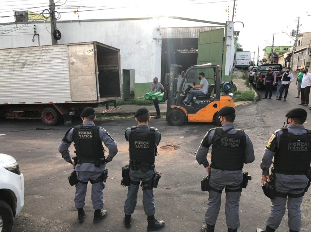 Ao todo 20 cilindros de oxigênio de 50 litros foram distribuído
