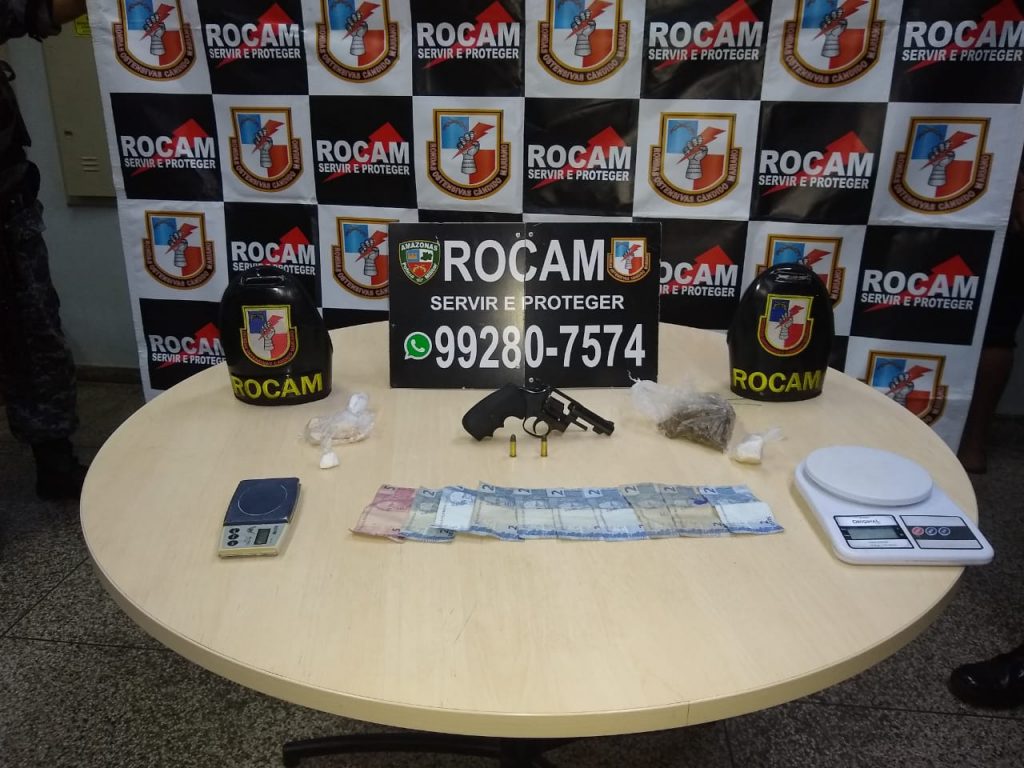 O grupo foi levado ao 19º DIP. 