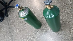 Imagem da notícia - Dupla que vendia extintores como cilindros de oxigênio é presa