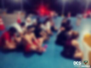 Imagem da notícia - PM intervém e encerra festa clandestina em condomínio no bairro Aleixo