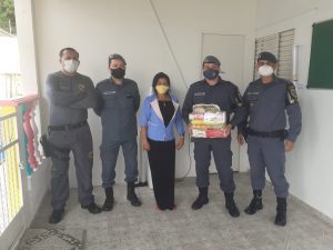Imagem da notícia - Equipe da 16ª Cicom doa cestas básicas para pessoas em dificuldade