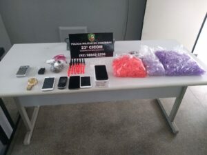 Imagem da notícia - PM apreende dupla de adolescentes por posse e venda de drogas no Parque 10