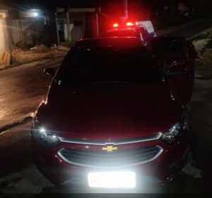 Imagem da notícia - Homem é preso com veículo roubado e por envolvimento em assaltos