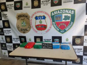 Imagem da notícia - No interior, PM prende cinco infratores e apreende 6 quilos de drogas