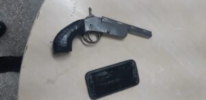 Imagem da notícia - Polícia Militar detém dois jovens por roubo no bairro São José