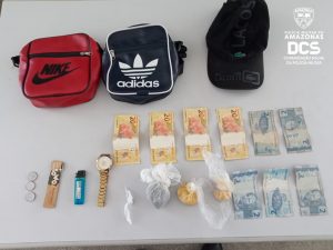 Imagem da notícia - Dez pessoas são presas por roubo, tráfico e porte ilegal de arma de fogo