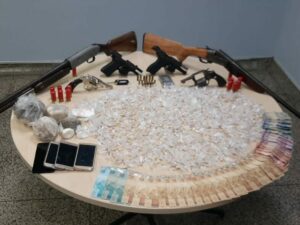 Imagem da notícia - Quatro suspeitos de tráfico são presos no Parque São Pedro