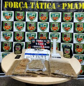 Imagem da notícia - Força Tática detém envolvidos no tráfico e apreende arma e drogas
