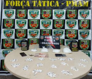 Imagem da notícia - Polícia Militar detém jovem por tráfico de drogas no  Coroado