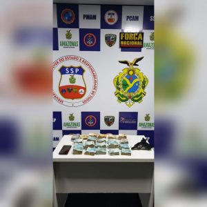 Imagem da notícia - Proprietário de embarcação é preso com arma e R$ 162 mil