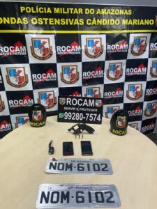 Imagem da notícia - PMs detém homem por porte ilegal de arma  na avenida Torquato Tapajós