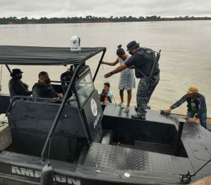 Imagem da notícia - Policiais da Base Arpão socorrem mulher em trabalho de parto