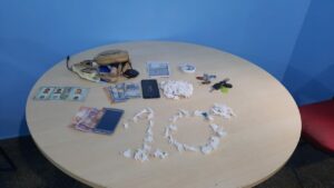 Imagem da notícia - Dupla é presa por associação e tráfico de drogas no bairro Alvorada