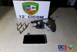 Imagem da notícia - Polícia Militar detém dois jovens com drogas e arma de fogo, na zona oeste