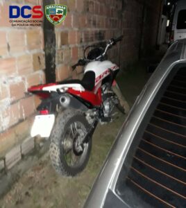 Imagem da notícia - PM recupera moto com restrição de roubo