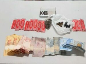 Imagem da notícia - Polícia Militar detém homem em posse de entorpecentes na zona sul