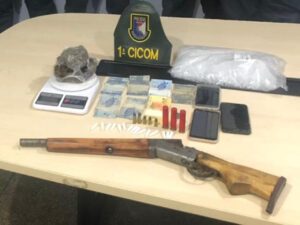 Imagem da notícia - PM detém homem com arma de fogo e ligado ao tráfico de entorpecentes