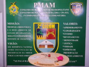 Imagem da notícia - Policiais militares da 2ª Cicom detêm jovem por tráfico de drogas
