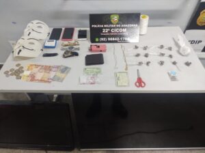 Imagem da notícia - PM detém jovem com drogas e apetrechos usados no tráfico