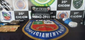 Imagem da notícia - Polícia Militar recupera motocicleta e apreende drogas na zona leste