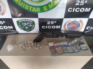 Imagem da notícia - Polícia Militar detém dois homens com entorpecentes e arma caseira