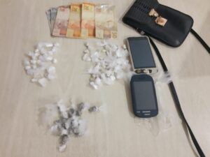 Imagem da notícia - Equipe da 27ª Cicom detém homem com entorpecentes na zona norte