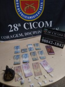 Imagem da notícia - Homem é preso por porte ilegal de arma de fogo e tráfico na zona leste