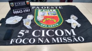 Imagem da notícia - PM detém dois homens e apreende adolescente com drogas na zona oeste