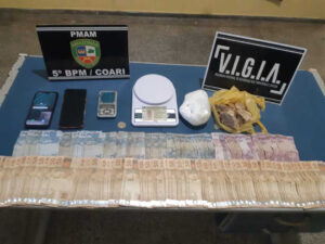 Imagem da notícia - PM prende homem com mais de R$ 5 mil e 225 porções de entorpecentes