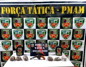 Imagem da notícia - PM detém quatro e apreende entorpecentes e armas no Japiim