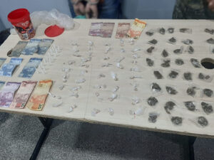 Imagem da notícia - Polícia Militar detém dupla por tráfico de entorpecentes na zona norte