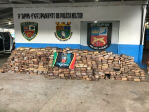 Imagem da notícia - No interior, PM prende 10 pessoas e apreende 900 quilos de drogas