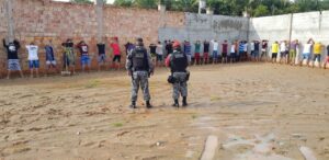 Imagem da notícia - Base Arpão encerra festa clandestina com mais de 150 pessoas em Coari