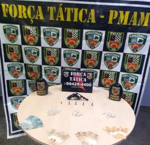 Imagem da notícia - Trio é preso por tráfico de drogas na zona oeste de Manaus