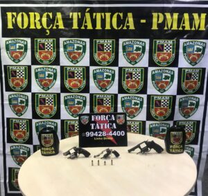 Imagem da notícia - PMAM encontra armas de fogo escondidas em terreno na Compensa 3