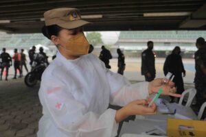 Imagem da notícia - Ministério da Saúde emite inclusão de profissionais para vacinação