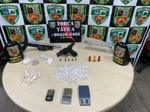 Imagem da notícia - PM prende dupla por tráfico de drogas e porte ilegal de arma no São José